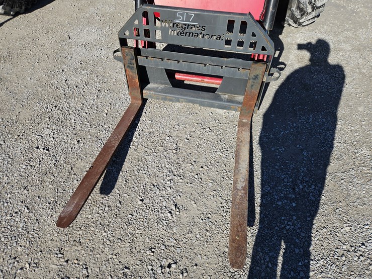 2021-mahindra-9125p-image-3