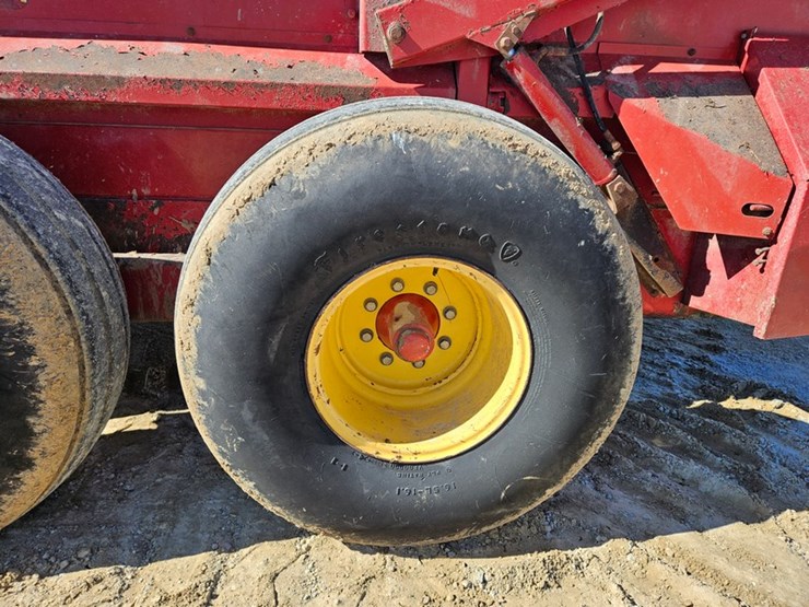 new-holland-195-image-22