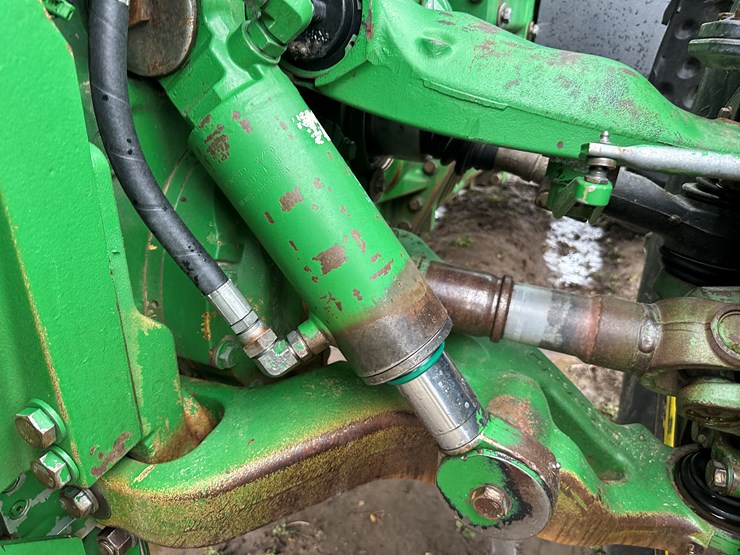 2012-john-deere-8335r-image-19