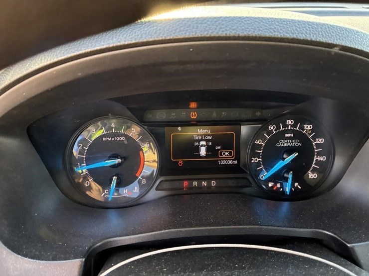 2018-ford-explorer-image-15