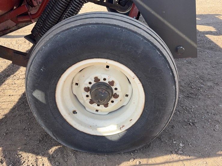 hesston-1160-image-17