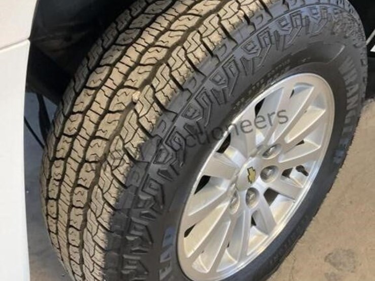 2013-chevrolet-tahoe-image-8