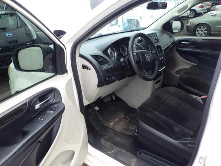 2013-dodge-grand-caravan-image-5