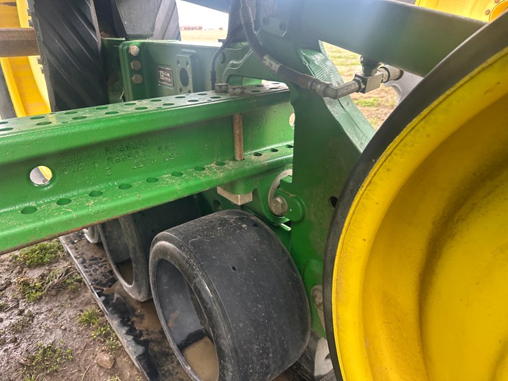 2021-john-deere-8rt-340-image-19
