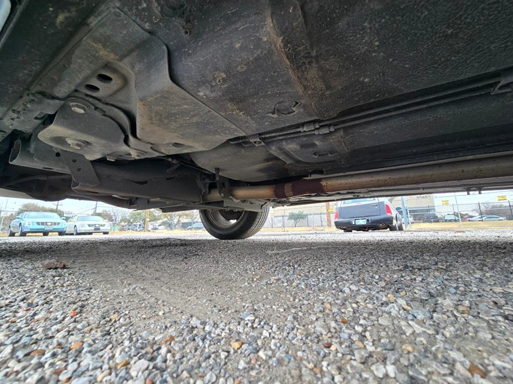 2006-cadillac-gm-superior-coach-6-door-limousine---only-21,567-miles-image-60