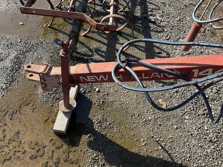 new-holland-144-image-9