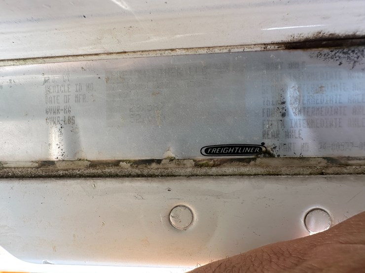 #38812-•-freightliner-daycab-truck-tractor-image-9