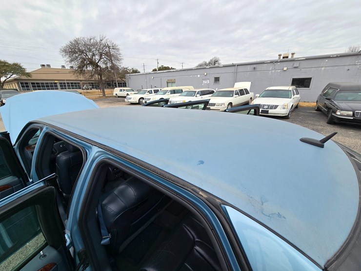 2006-cadillac-superior-6-door-limousine,-ultra-low-20396-miles-image-25