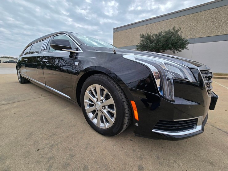 2019-cadillac-xts-stretch-limousine-for-sale,-s-and-s-coachbuilders,-70in,-7731-miles-image-4