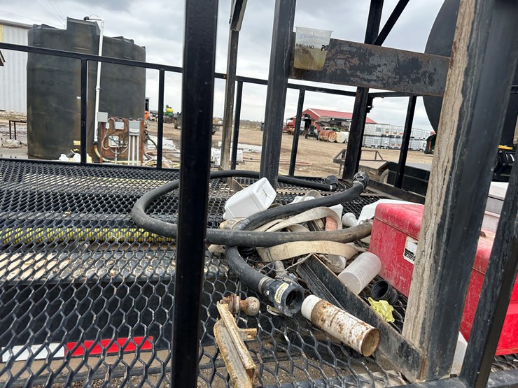 #38802-•-2022-kbh-40'-t/a-6000-gallon-nurse-trailer-vin:-1t9gn4022nc623368-image-17