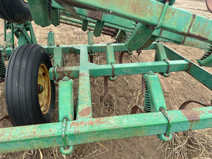 #40119-•-lot-of-(2)-7'-john-deere-cultivator-wings-image-13