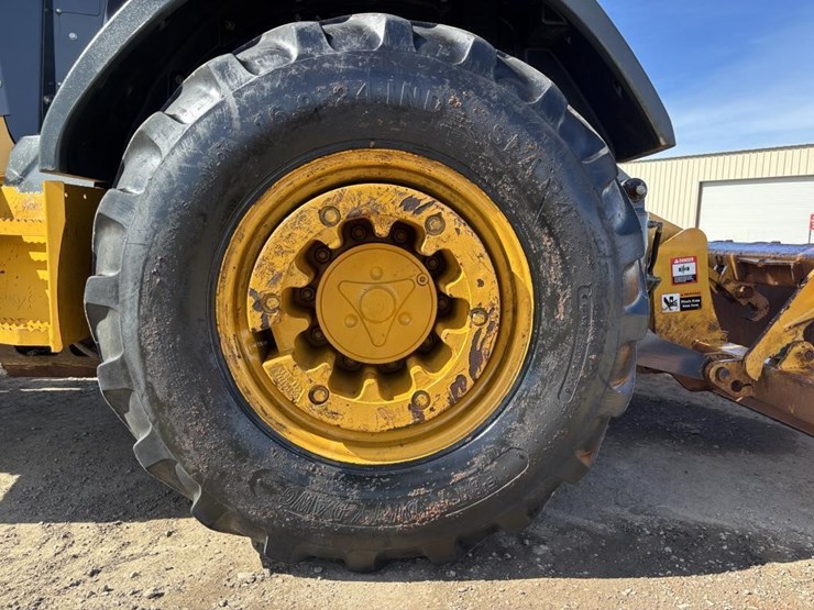 2017-deere-210lep-image-26