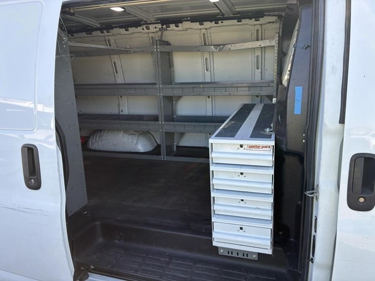 2018-chevrolet-2500-image-12