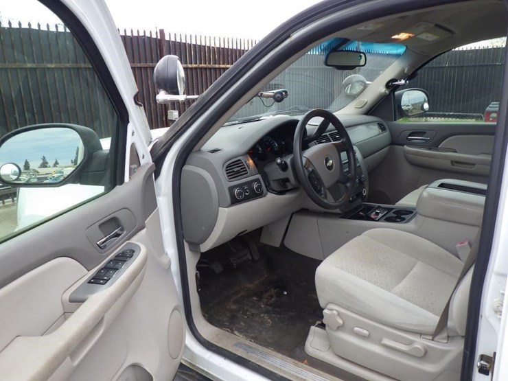 2008-chevrolet-tahoe-image-5