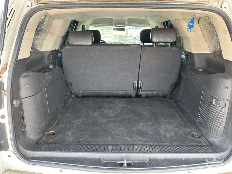 2010-chevrolet-tahoe-image-21