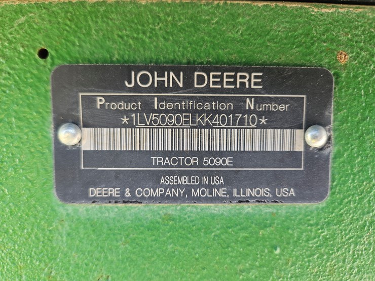2019-john-deere-5090e-image-3