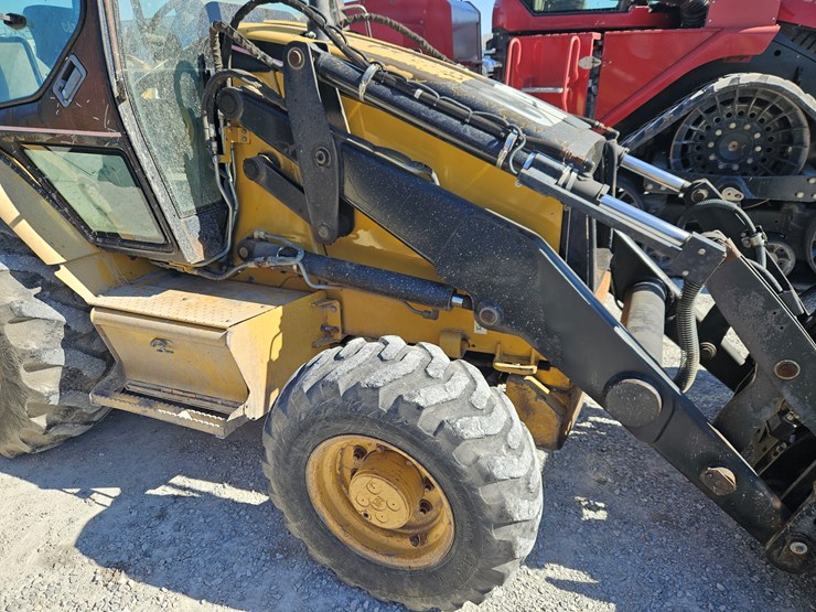 2004-caterpillar-420d-image-25