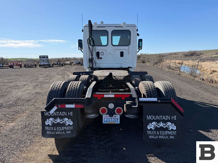 2017-freightliner-cascadia-125-image-4