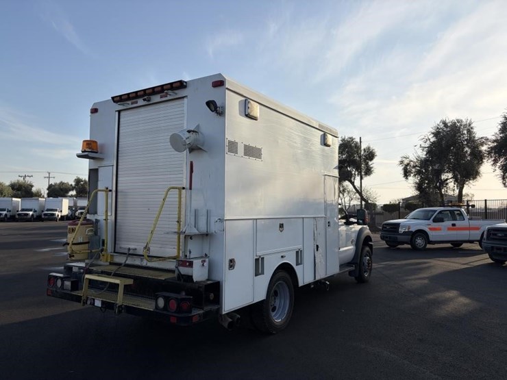 2012-ford-f550-image-3