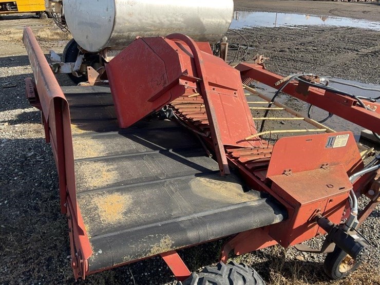 new-holland-144-image-10