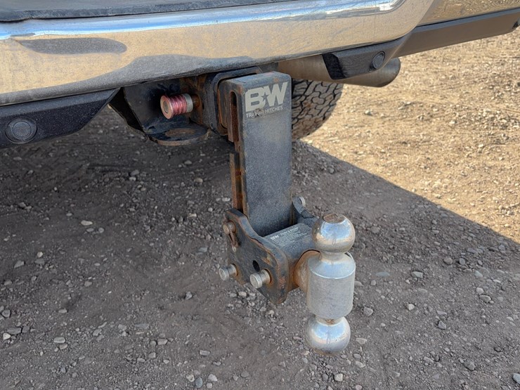 2020-ram-2500-laramie-image-17