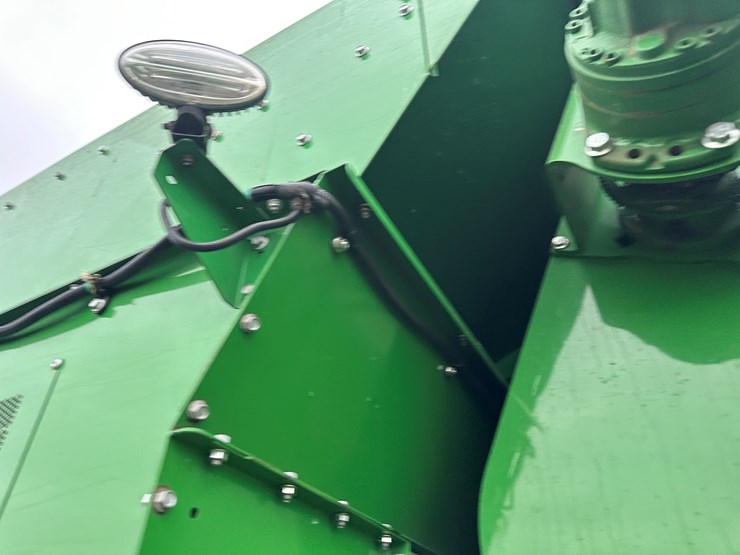 2021-john-deere-cp690-image-109