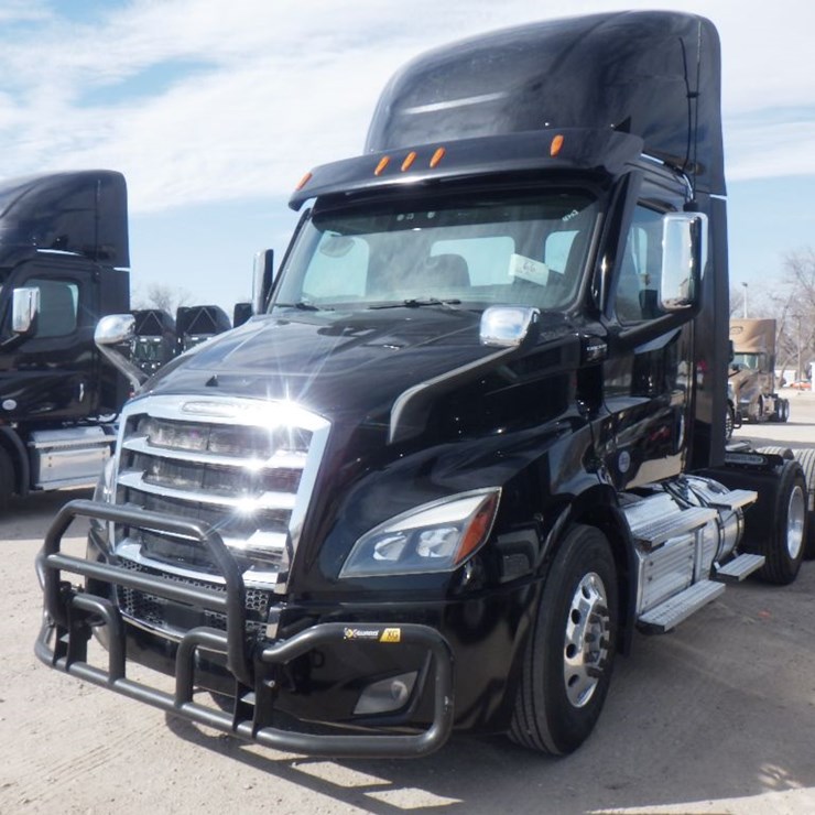 2022 FREIGHTLINER CASCADIA 116