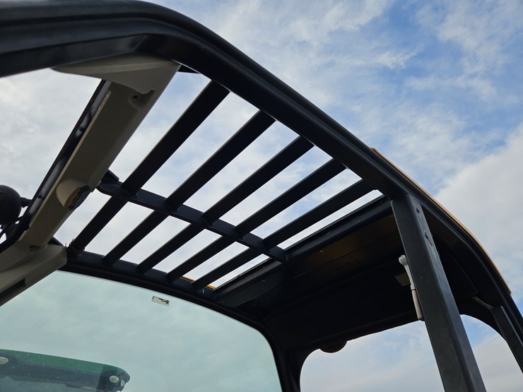 2017-jcb-510-55tc-image-7