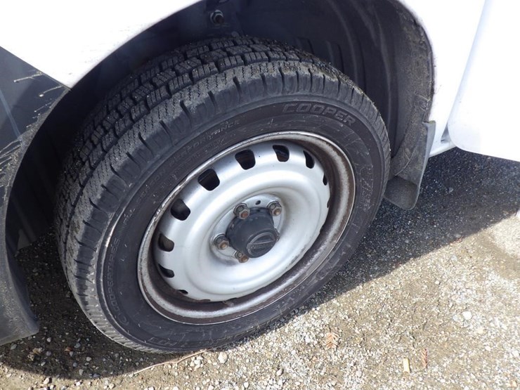 2017-nissan-nv200-image-14