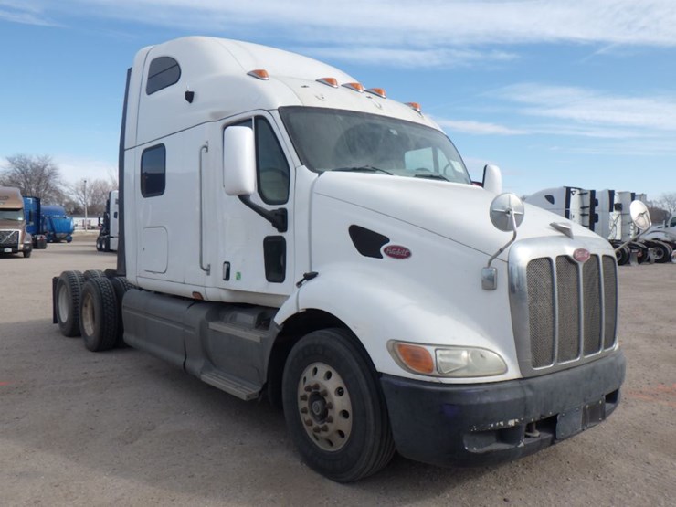 2001-peterbilt-387-image-3