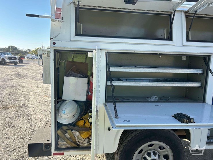 2013-chevrolet-silverado-3500hd-image-24