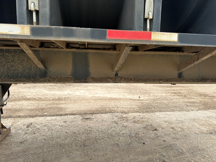 #38802-•-2022-kbh-40'-t/a-6000-gallon-nurse-trailer-vin:-1t9gn4022nc623368-image-33