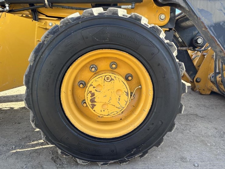 2018-deere-210lep-image-24