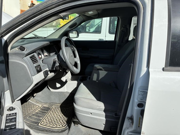 2008-dodge-durango-image-13