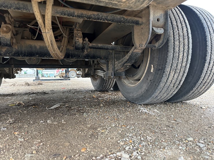 #38802-•-2022-kbh-40'-t/a-6000-gallon-nurse-trailer-vin:-1t9gn4022nc623368-image-10