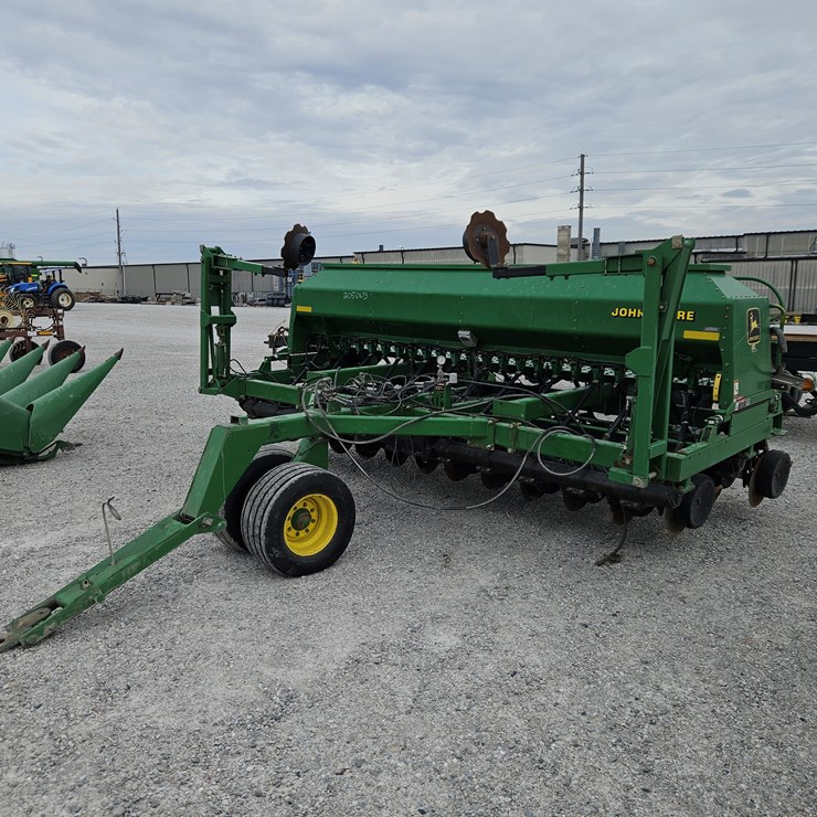 1999 JOHN DEERE 1560