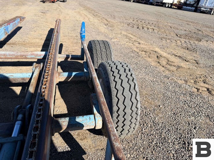 blueline-mfg.-16'-orchard-bin-trailer-image-16