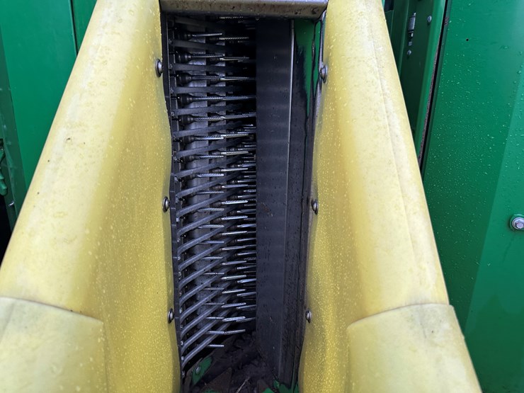 2021-john-deere-cp690-image-57