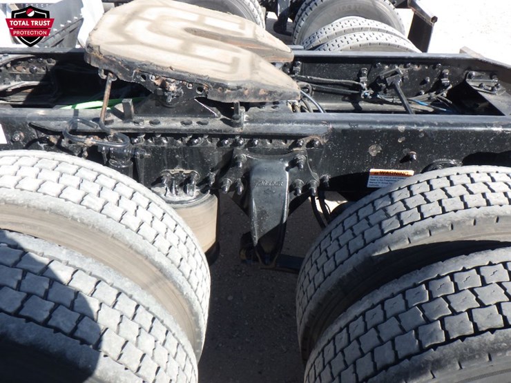 2022-freightliner-cascadia-116-image-14