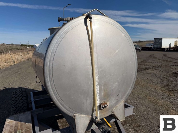 gf-metal-fabricators-chemigation-trailer-image-9