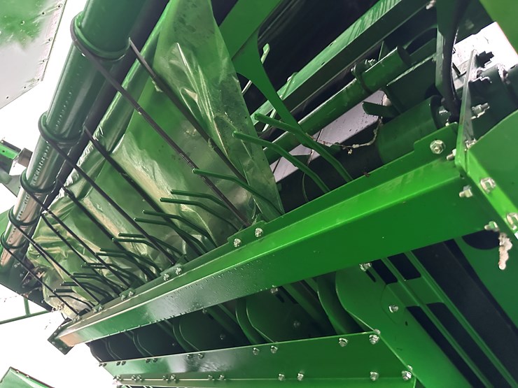 2021-john-deere-cp690-image-82