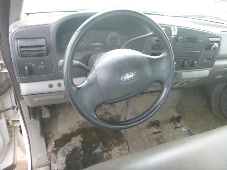 2005-ford-f350-image-11