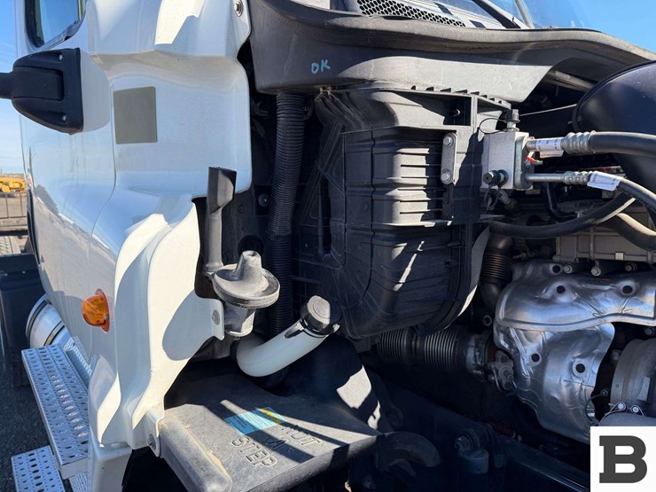 2017-freightliner-cascadia-125-image-48