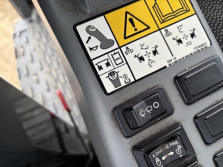 2021-bobcat-e60-image-31