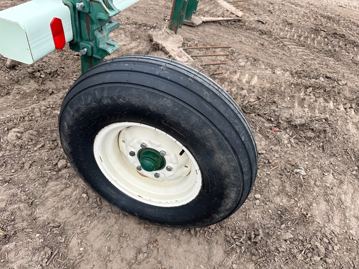 #38831-•-kmc-6-row-38"-vine-lifter-image-6