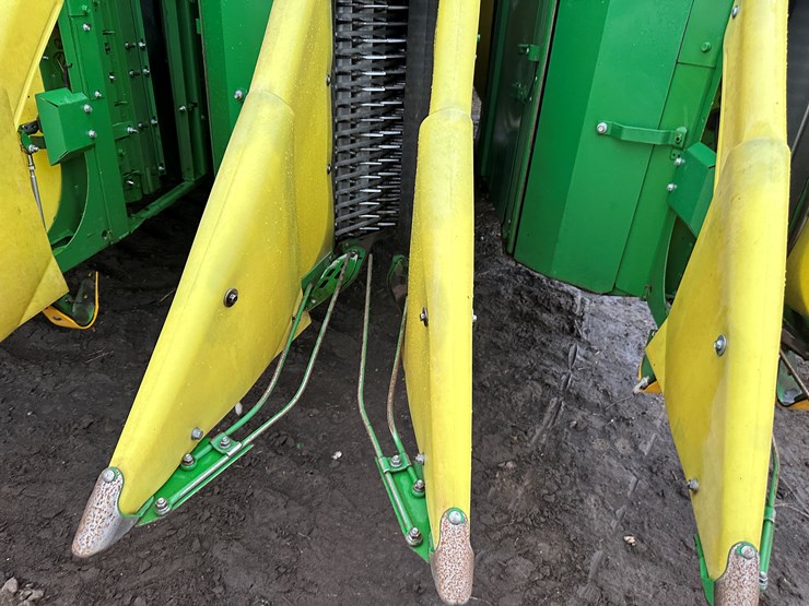 2021-john-deere-cp690-image-53