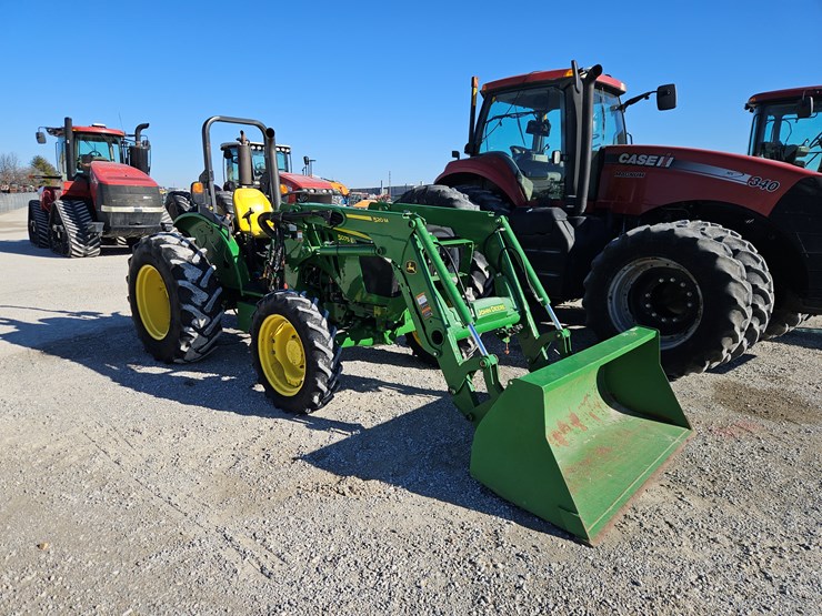 2018-john-deere-5075e-image-1