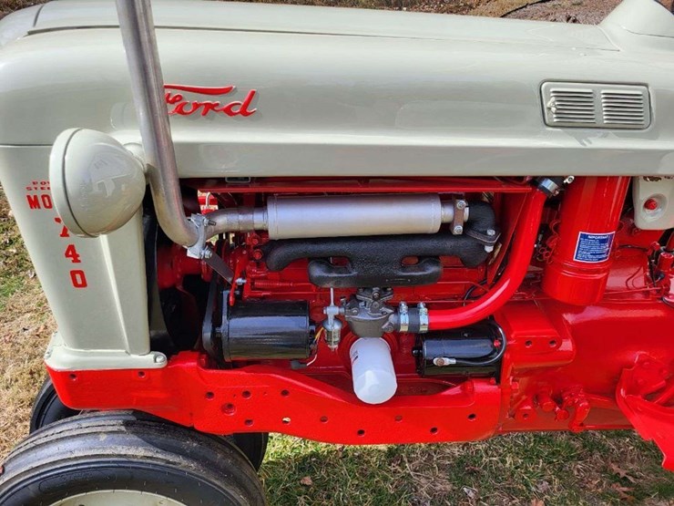 1955-ford-740-image-4