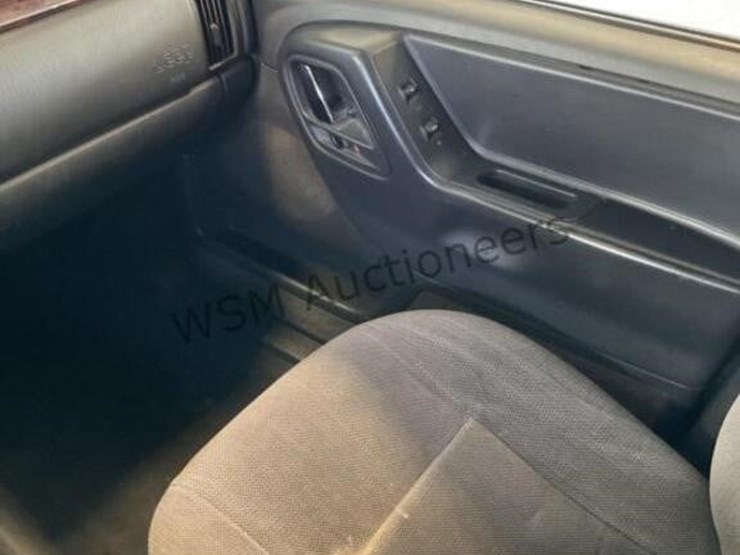 2000-jeep-grand-cherokee-laredo-image-19