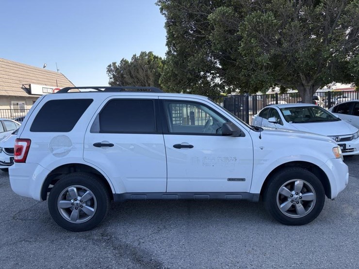 2008-ford-escape-image-8
